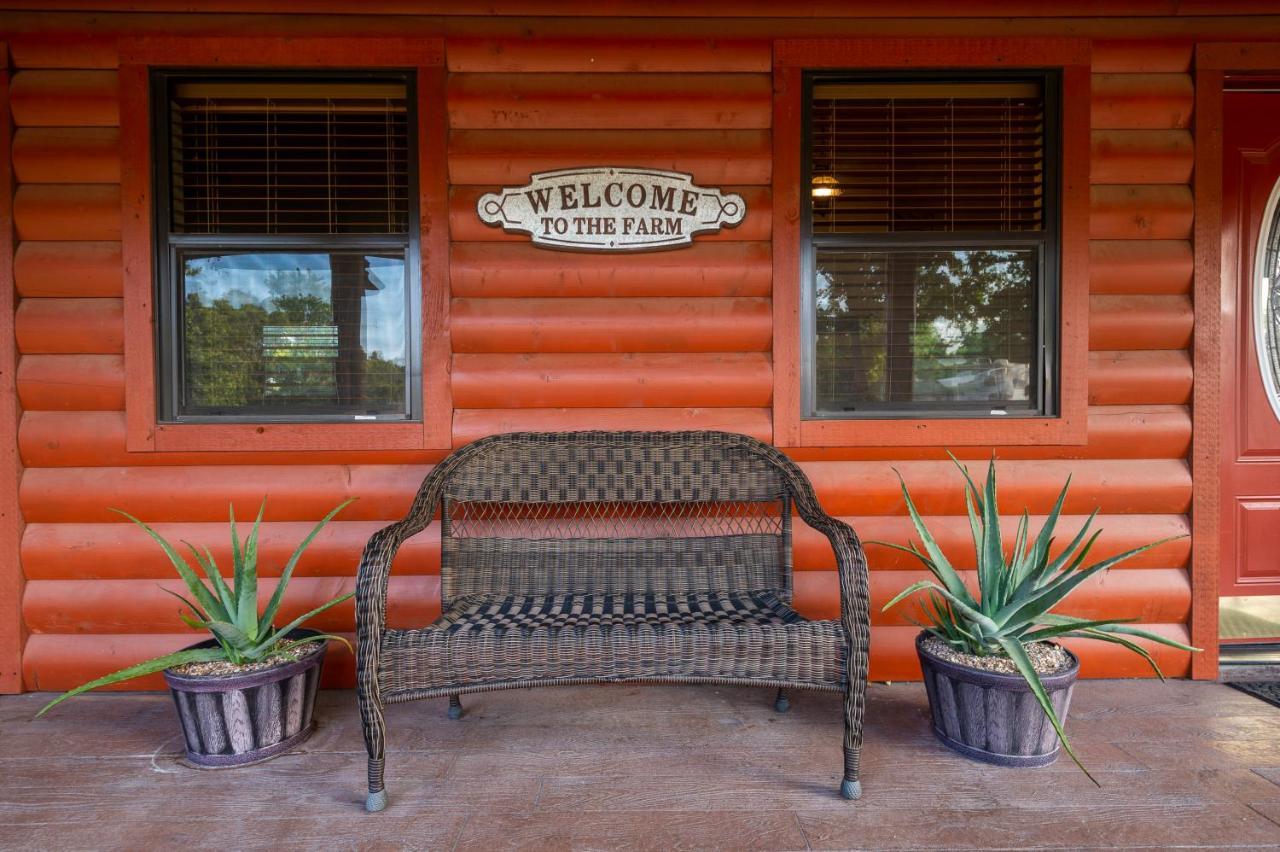 Cabin 1 Rental 15 minutes from Magnolia&Baylor Waco Esterno foto