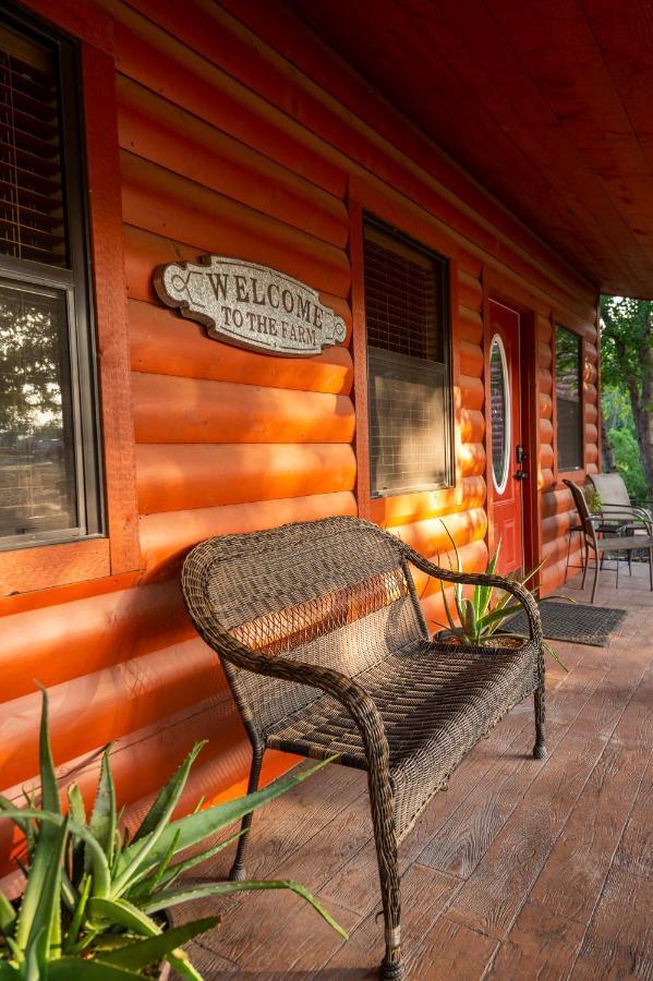Cabin 1 Rental 15 minutes from Magnolia&Baylor Waco Esterno foto